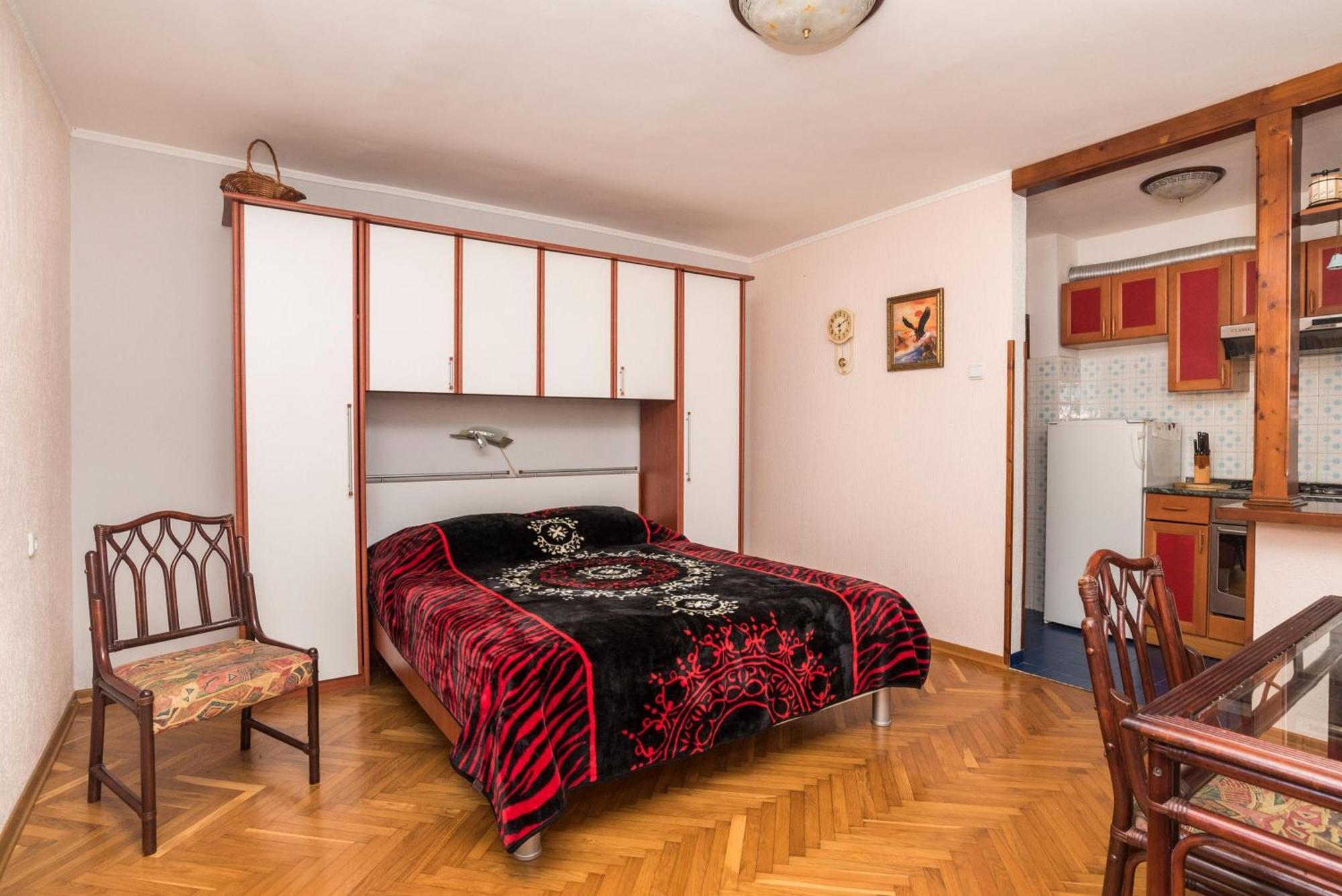 Apartman With A Parking Space - 22520 *