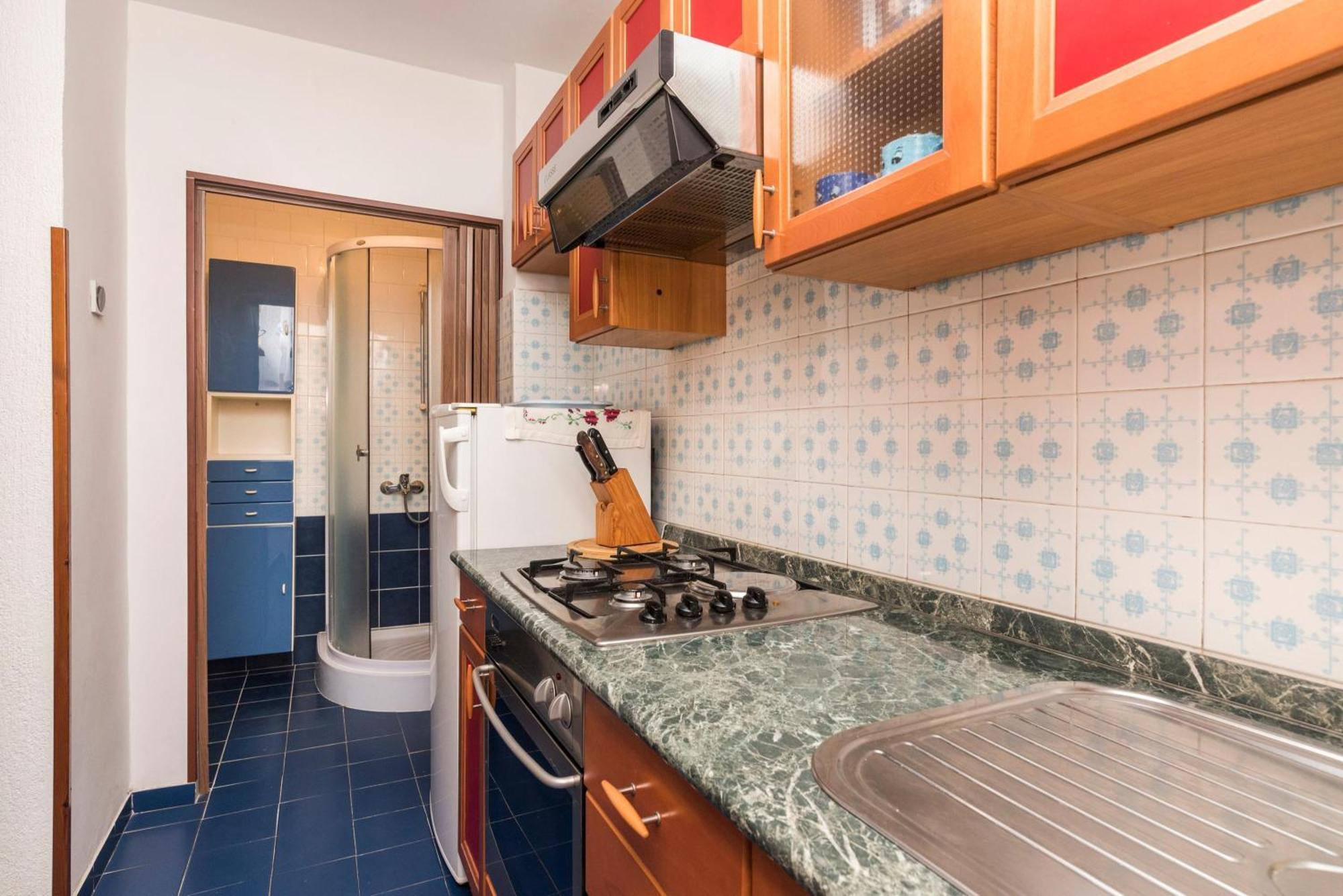 Apartman With A Parking Space - 22520 *