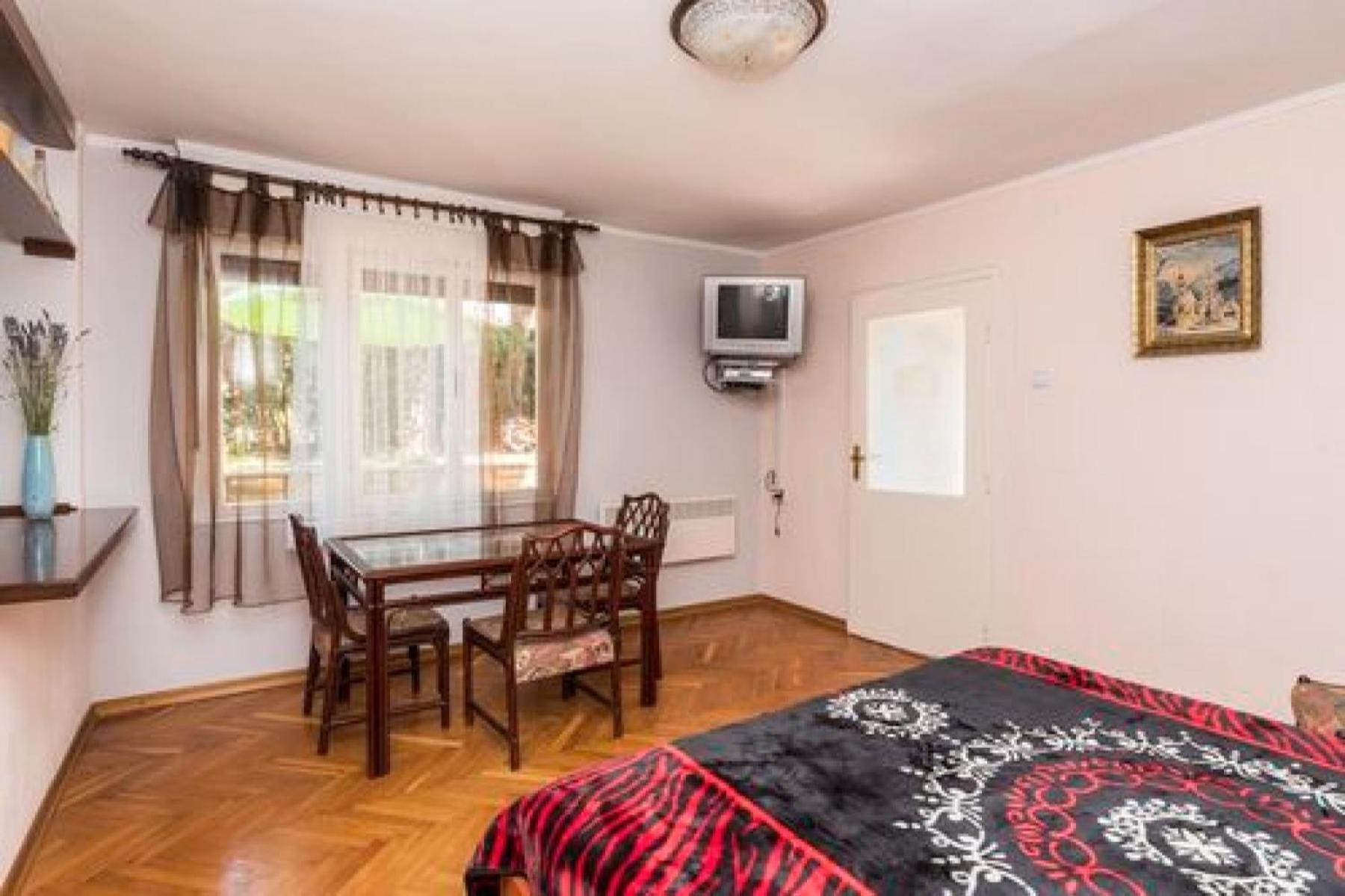 With A Parking Space - 22520 Apartman *